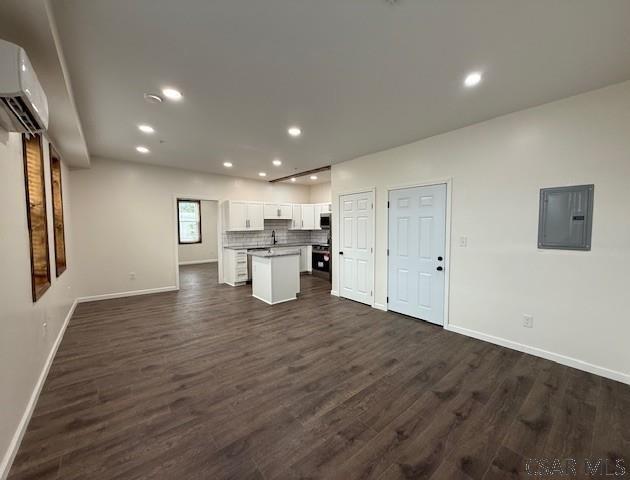 Building Photo - 1800 Graham Ave