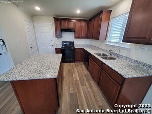 Building Photo - 743 Retama Pass