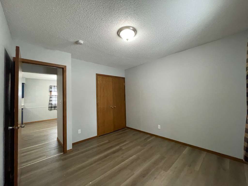 Building Photo - 416 Lakeland Dr SE
