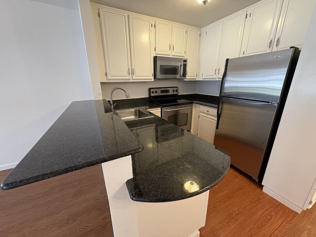 Building Photo - 735 El Camino Real