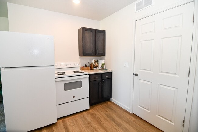 Building Photo - 3 Bedroom, Single-story Townhomes for rent in Madrid, IA