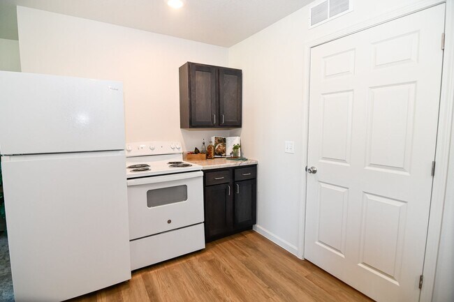 Building Photo - Gateway Cottages