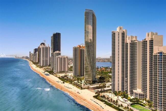 Building Photo - 18975 Collins Ave