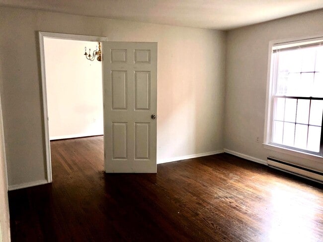 Building Photo - 900 24th St NW