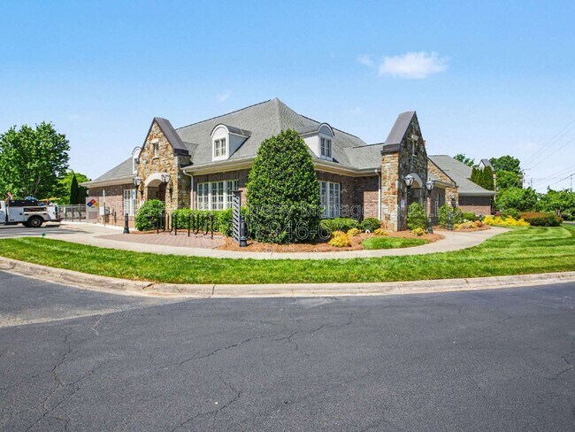 Building Photo - 8742 Whitehawk Hill Rd