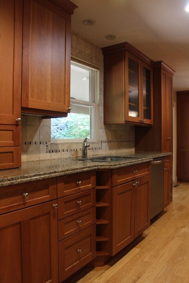 Building Photo - Gorgeous 2 Story Home in Columbine West!