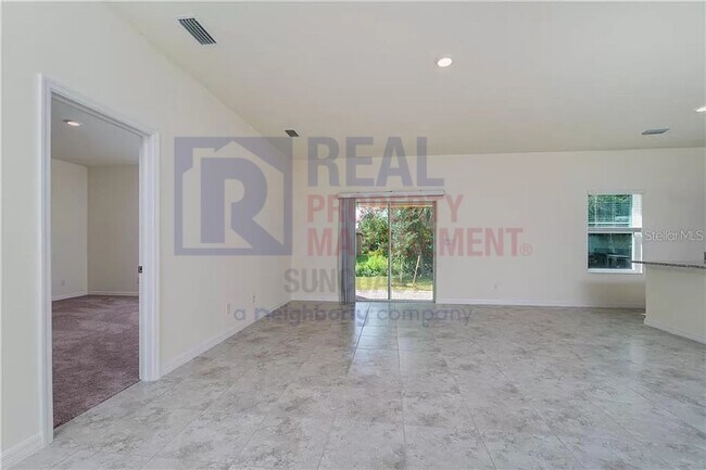 Building Photo - 351 Sweetwater Dr