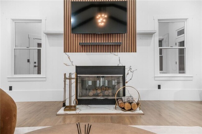 Building Photo - 507 Karen Ln