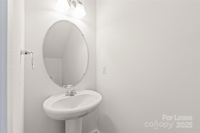 Building Photo - 2564 Tranquil Oak Pl