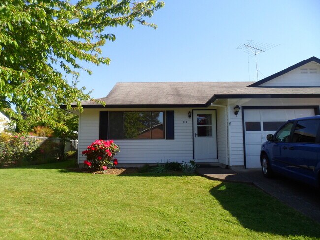 Primary Photo - 312 NE 24th St