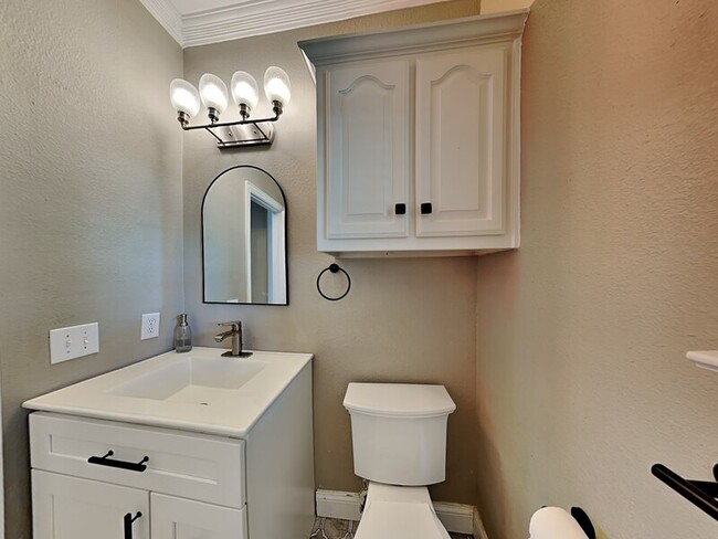 Building Photo - 1612 Commerce Dr