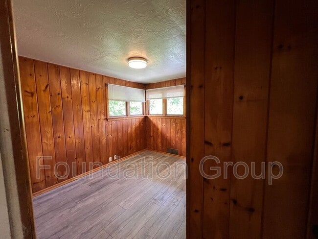 Building Photo - 3202 Farragut St