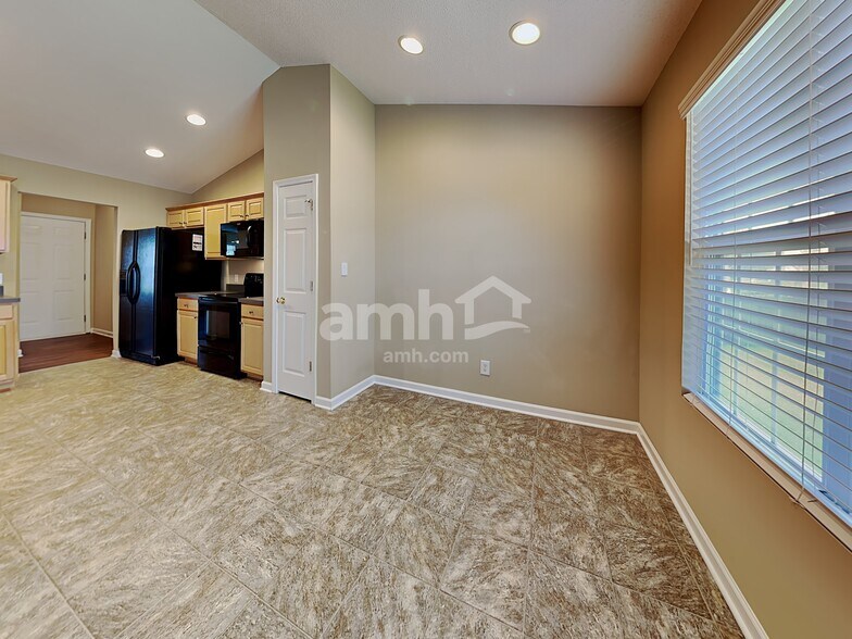 Building Photo - 1207 Hampton Park Dr