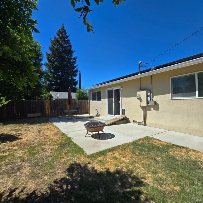 Building Photo - 181 Grape St