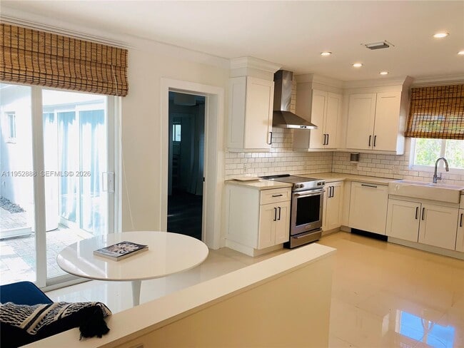 Building Photo - 4218 Braganza Ave