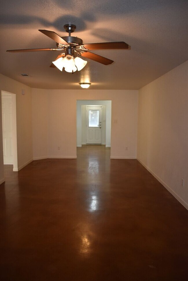 Building Photo - 316 Elbert Ln