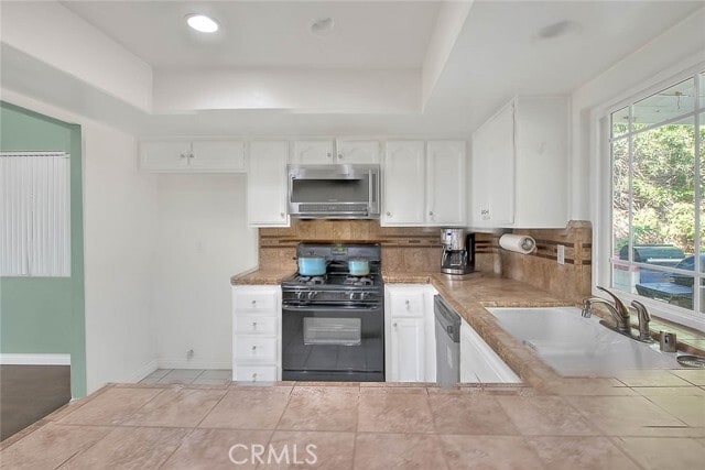 Building Photo - 23862 Country View Dr