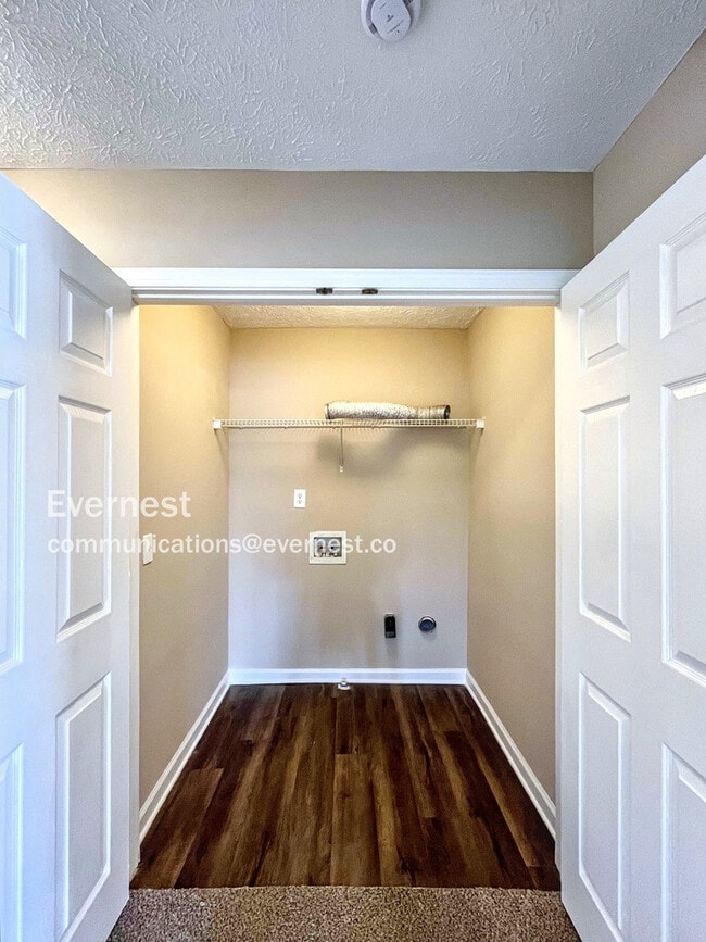 Building Photo - 5005 Cobblestone Creek Dr