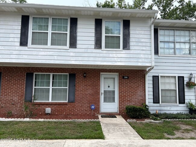 Building Photo - 306 Kettering Terrace
