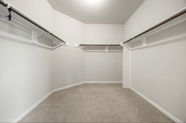 Building Photo - 17147 Devon Dogwood Trail