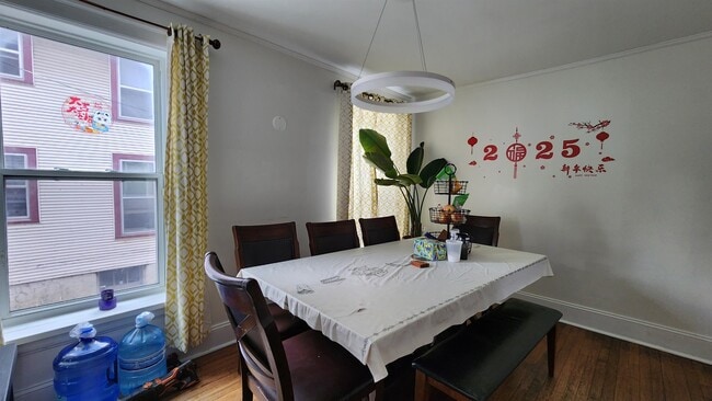 Building Photo - 513 S Brooks St