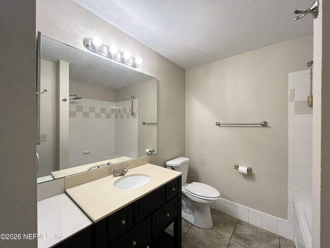 Building Photo - 13810 Sutton Park Dr N