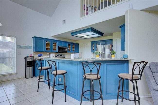 Building Photo - 14126 River Rock Dr