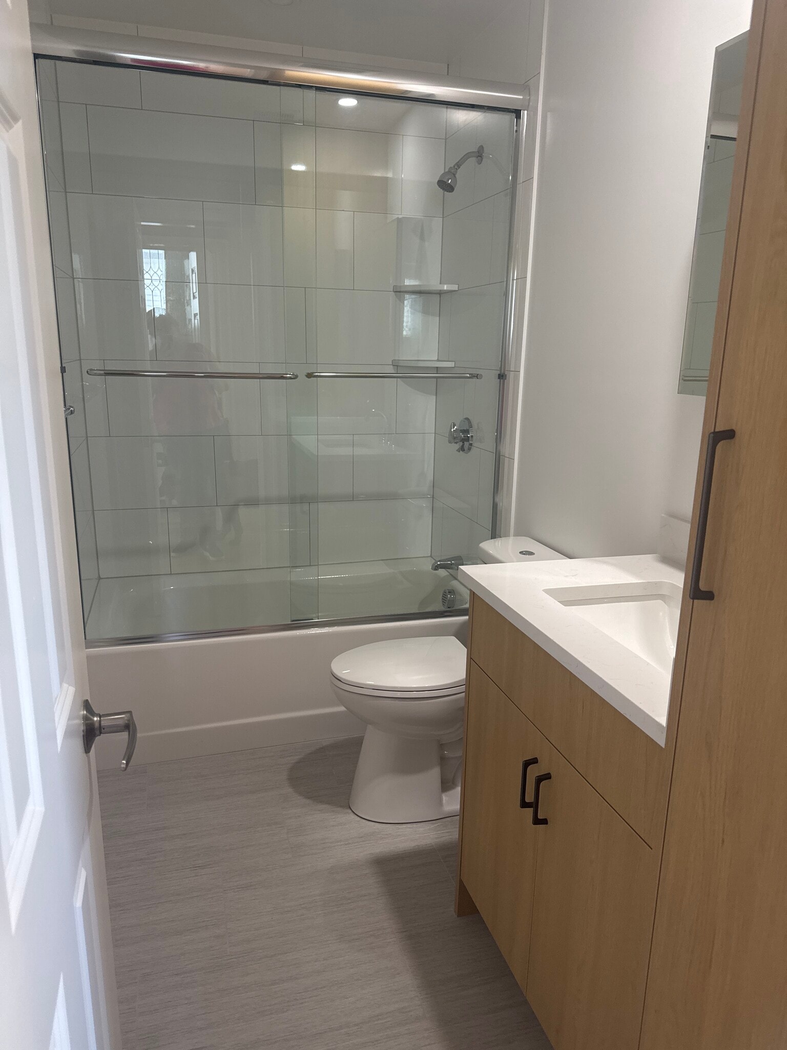 Bathroom - 36 Gates St