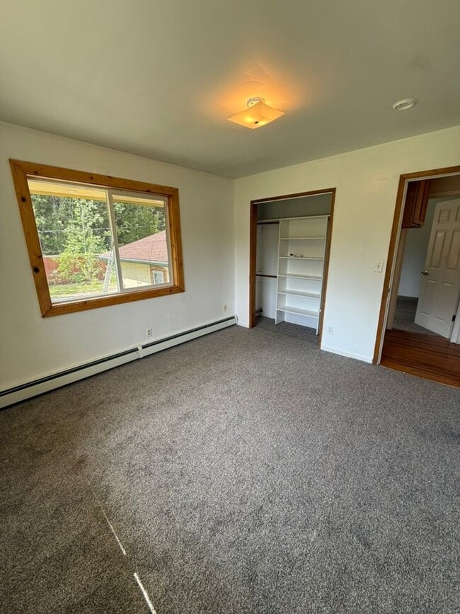 Building Photo - 4521 Lauesen Ave