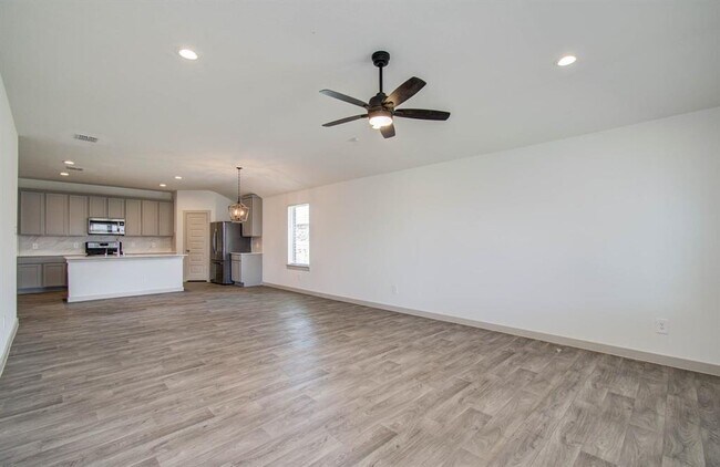 Building Photo - 14543 Rain Tree Dr