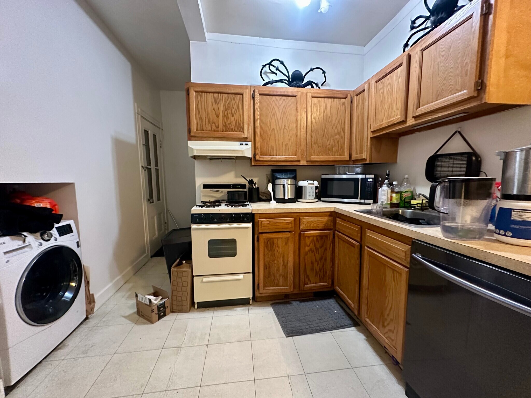 Building Photo - 30 Ashford St