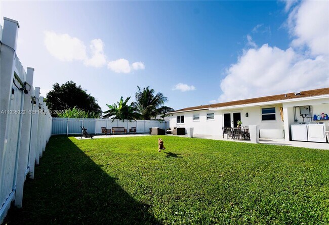 Building Photo - 14515 SW 105th Ct