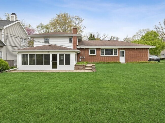 Building Photo - 619 Rockland Ave