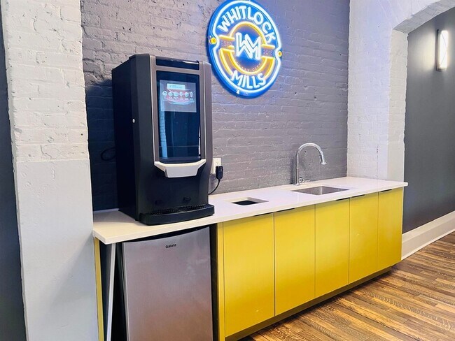 Building Photo - 160 Lafayette St