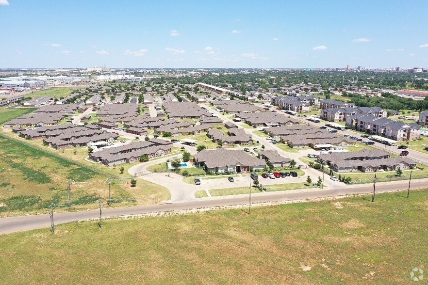 Building Photo - Hillcrest Manor Senior Apartments