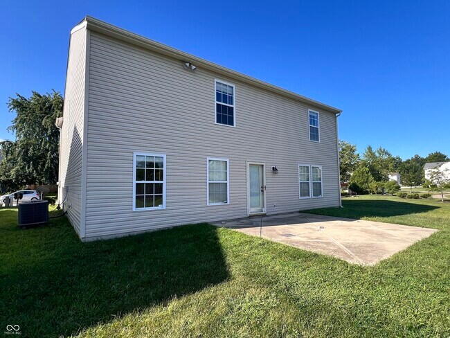 Building Photo - 10400 Hickory Hill Dr