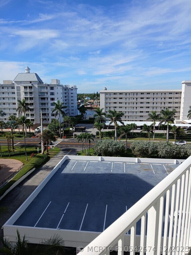 Building Photo - 3101 S Ocean Blvd