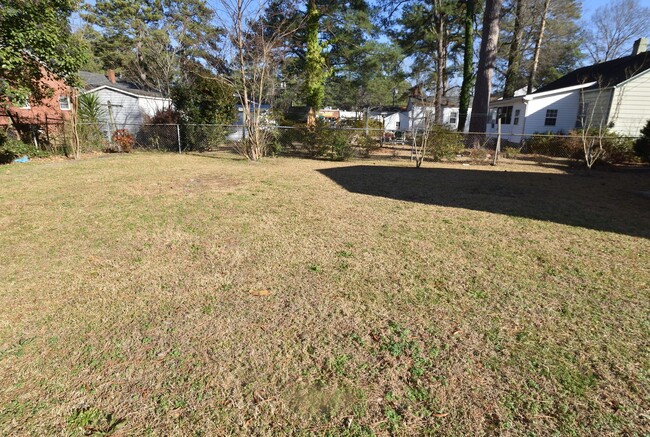 Building Photo - 1420 Eastern Ave