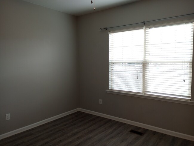 Building Photo - 8324 Tassel Ct
