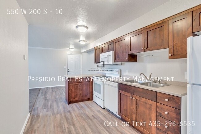 Building Photo - 550 W 200 S