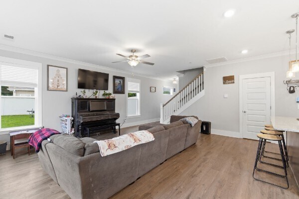 Building Photo - 8649 Lawson Dr