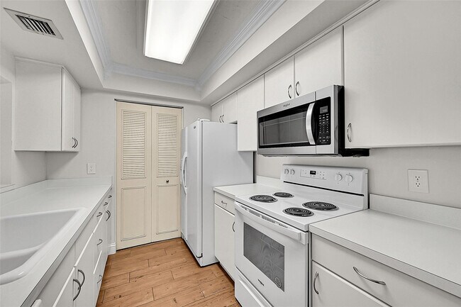 Building Photo - 428 NW 70th Ave