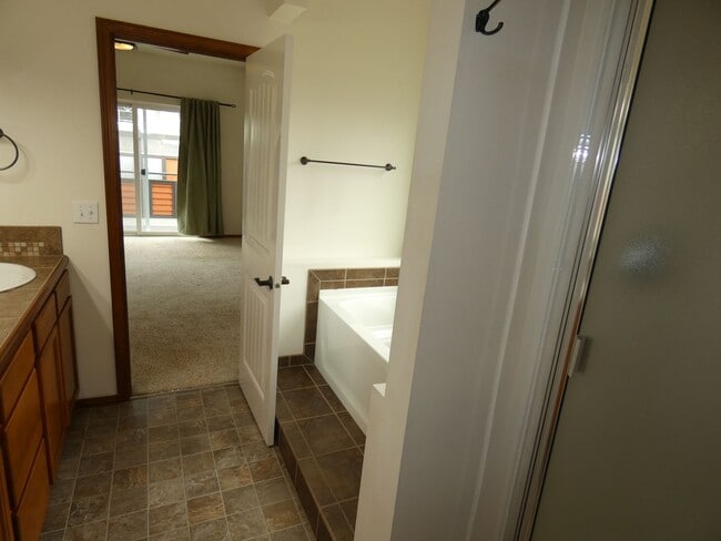 Building Photo - Rolling HIlls Court Rambler