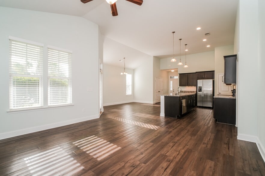 Building Photo - 81 Highland Forest Cir