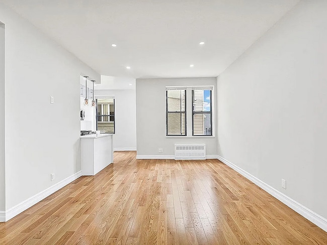 Building Photo - 7101 Shore Rd