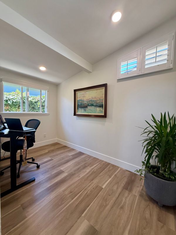Building Photo - 1140 W Balboa Blvd
