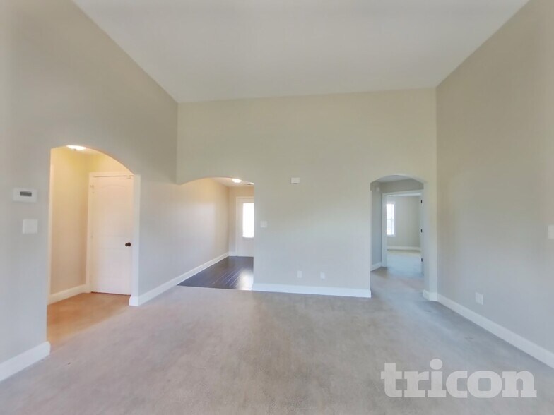 Building Photo - 1041 Charles Thomas Dr