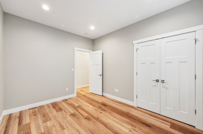 Building Photo - Modern 3-Bed x 2-Bath House