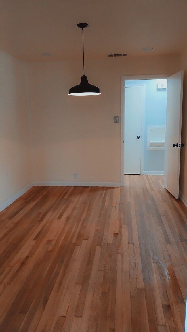 Building Photo - 115 Coyle Pl