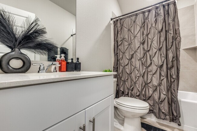 Building Photo - 1318 Cascade Hls Dr